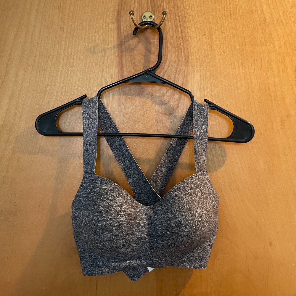 AirISM UNIQLO sports bra